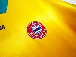 Bayern Munich Retro Shirt 1993/95 Away — photo 3