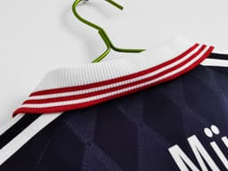 Bayern Munich Retro Shirt 1997/99 Home — photo 3