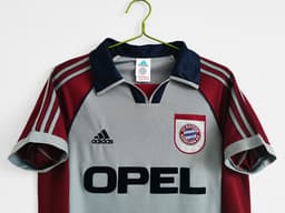 Bayern Munich Retro Shirt 1998/99 Away — photo 3
