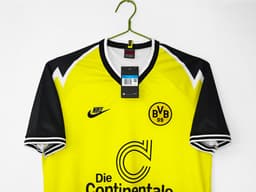 Borussia Dortmund Retro Shirt 1995/96 Home — photo 3