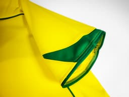 Brazil Retro Shirt 2004 Home — photo 2
