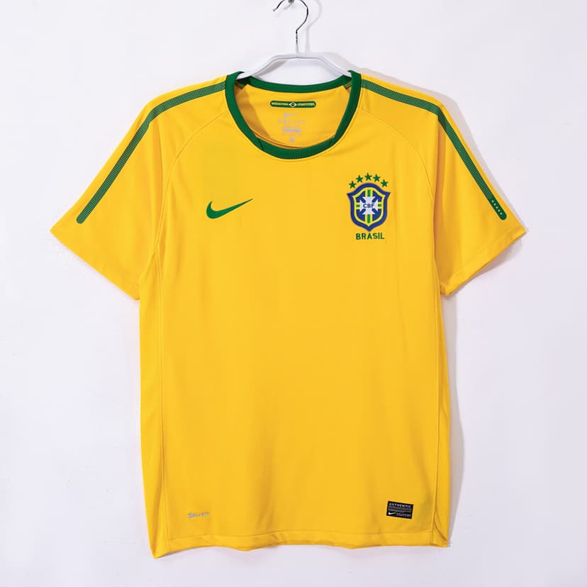Brazil Retro Shirt 2010 Home — photo 1