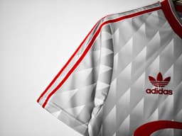 Liverpool Retro Shirt 1989/91 Away — photo 4