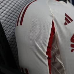 Liverpool Away Jersey 2025/26 Long Sleeve — photo 3
