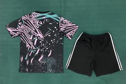 Liverpool Training Kit for Adult 2026/27 — photo 2