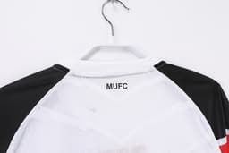 Manchester United Retro Shirt 2010/11 Away Long Sleeve — photo 3