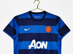 Manchester United Retro Shirt 2011/12 Away — photo 3