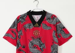 Manchester United Retro Shirt 2019/20 — photo 2