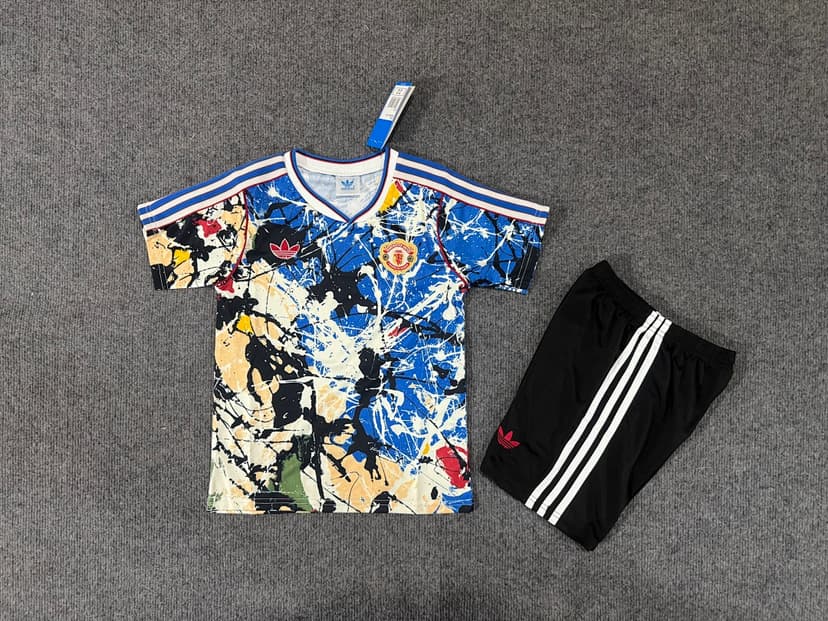 Manchester United Kit for Kids 2026/27 — photo 1
