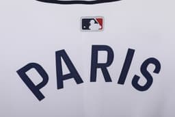 Paris Saint-Germain Retro Shirt 2025 — photo 2