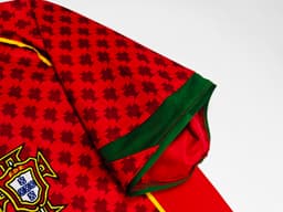 Portugal Retro Shirt 2004 Home — photo 2