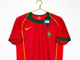 Portugal Retro Shirt 2004 Home — photo 3
