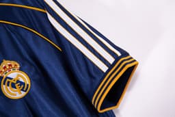 Real Madrid Retro Shirt 1998/00 Third — photo 4