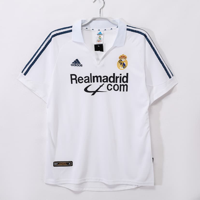 Real Madrid Retro Shirt 2001/02 Home — photo 1