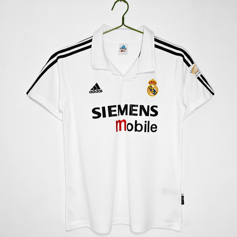 Real Madrid Retro Shirt 2002/03 Home — photo 1