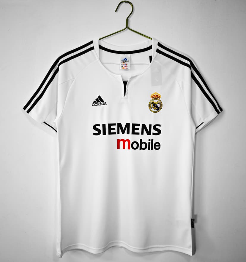 Real Madrid Retro Shirt 2003/04 Home — photo 1