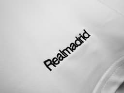 Real Madrid Retro Shirt 2005/06 Home — photo 2