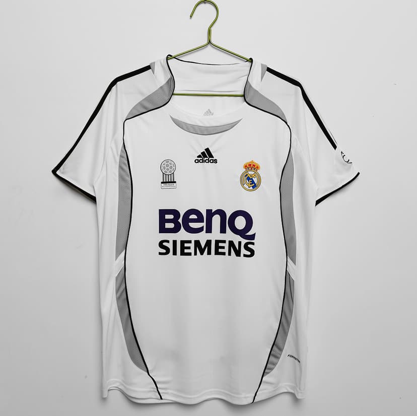 Real Madrid Retro Shirt 2006/07 Home — photo 1