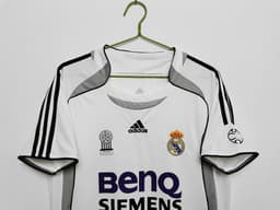 Real Madrid Retro Shirt 2006/07 Home — photo 3