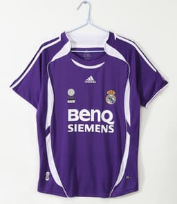 Real Madrid Retro Shirt 2006/07 — photo 1