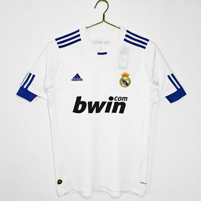 Real Madrid Retro Shirt 2010/11 Home — photo 1