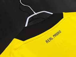 Real Madrid Retro Shirt 2011/12 Goalkeeper — photo 3