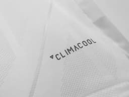Real Madrid Retro Shirt 2017/18 Home — photo 4