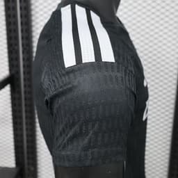 Real Madrid Goalkeeper Jersey 2026/27 — photo 3