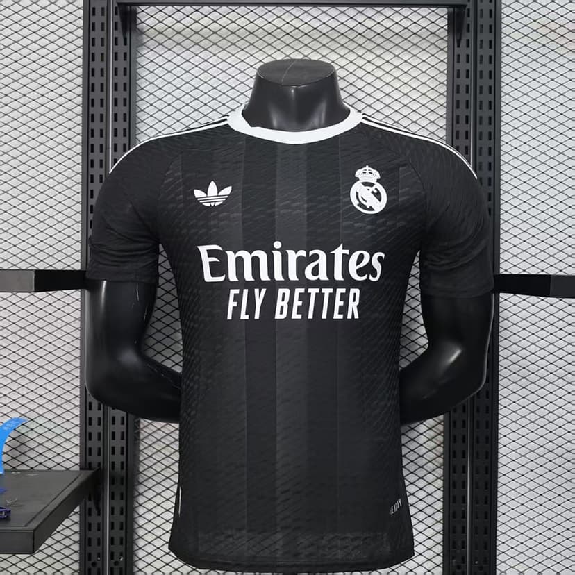 Real Madrid Goalkeeper Jersey — photo 1