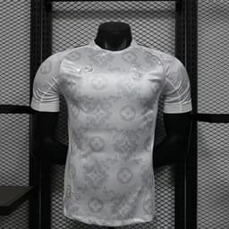 Real Madrid Jersey — photo 1