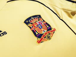 Spain Retro Shirt 2008 Away — photo 2