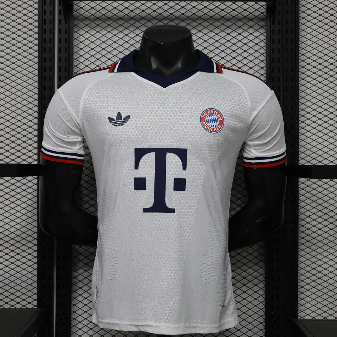 Bayern Munich Away Jersey — photo 1