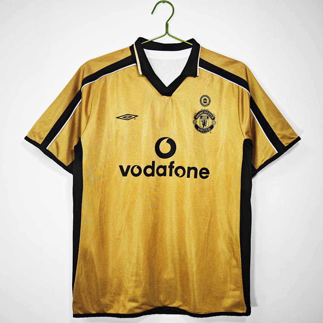 Manchester United Retro Shirt 2001/02 — photo 1