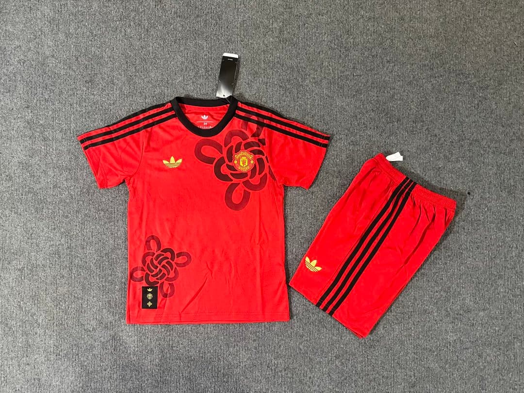 Manchester United Kit for Kids 2026/27 — photo 1