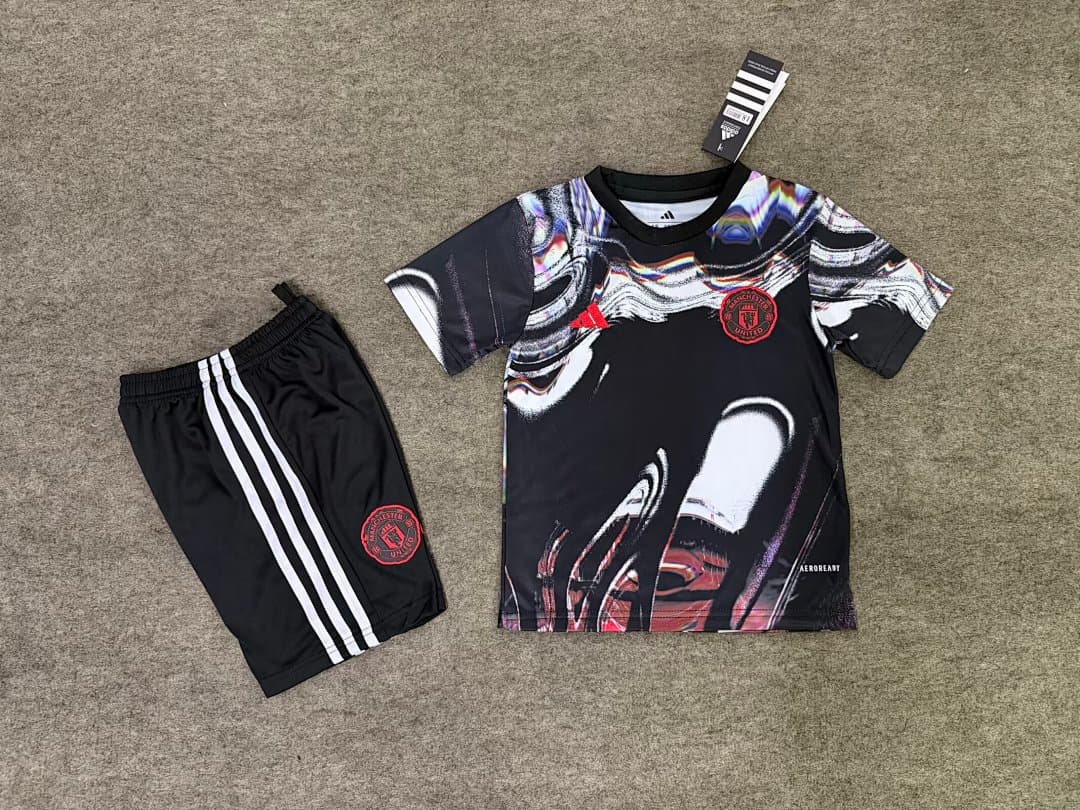 Manchester United Training Kit for Kids 2026/27 — photo 1