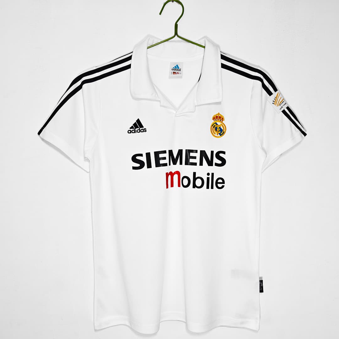 Real Madrid Retro Shirt 2002/03 Home — photo 1