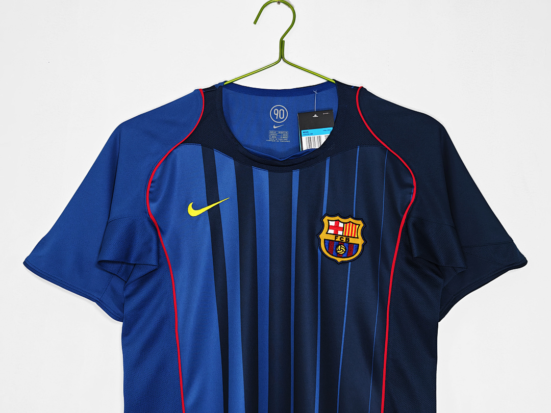 Barcelona Retro Shirt 2004/05 Away — photo 3