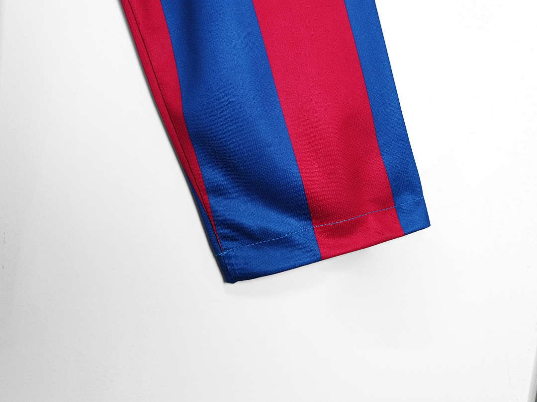 Barcelona Retro Shirt 2005/06 Home Long Sleeve — photo 4