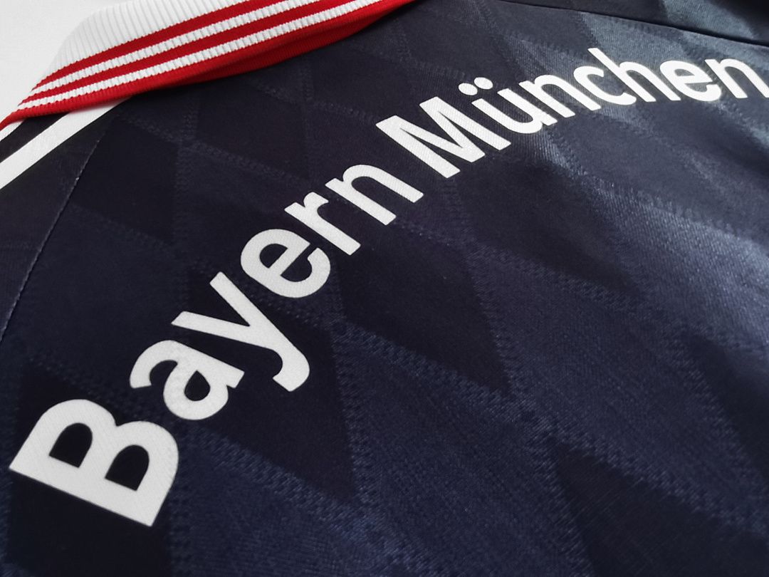 Bayern Munich Retro Shirt 1997/99 Home — photo 2