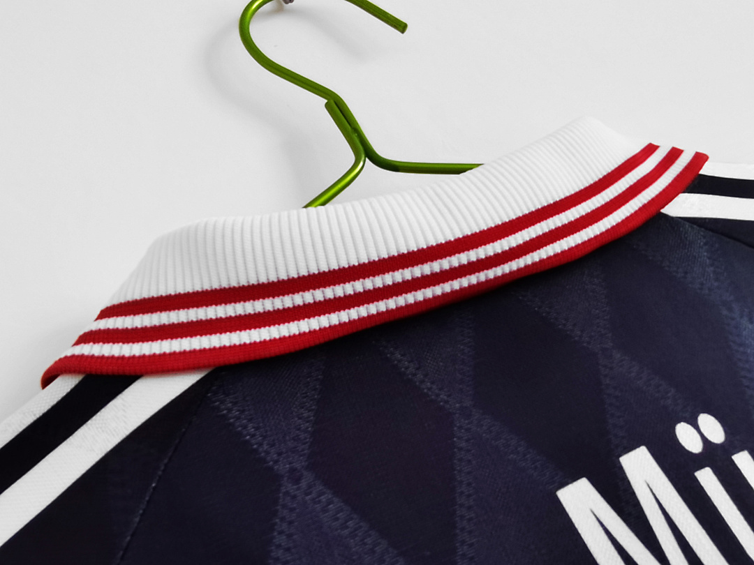 Bayern Munich Retro Shirt 1997/99 Home — photo 3