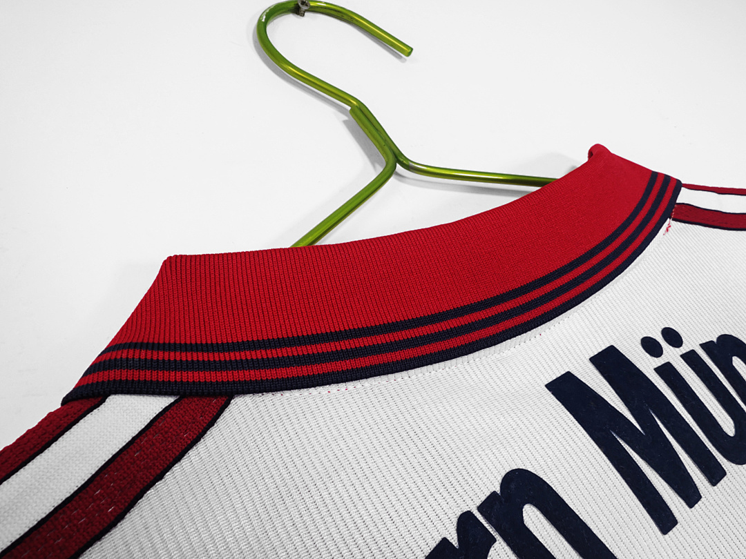 Bayern Munich Retro Shirt 1998/00 Away — photo 3