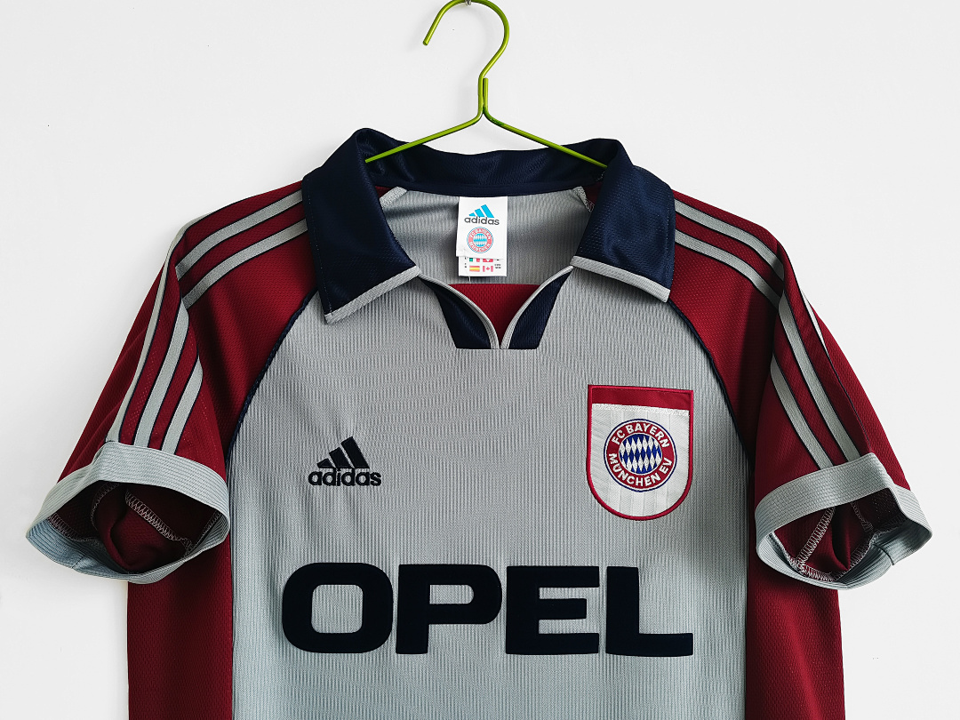 Bayern Munich Retro Shirt 1998/99 Away — photo 3