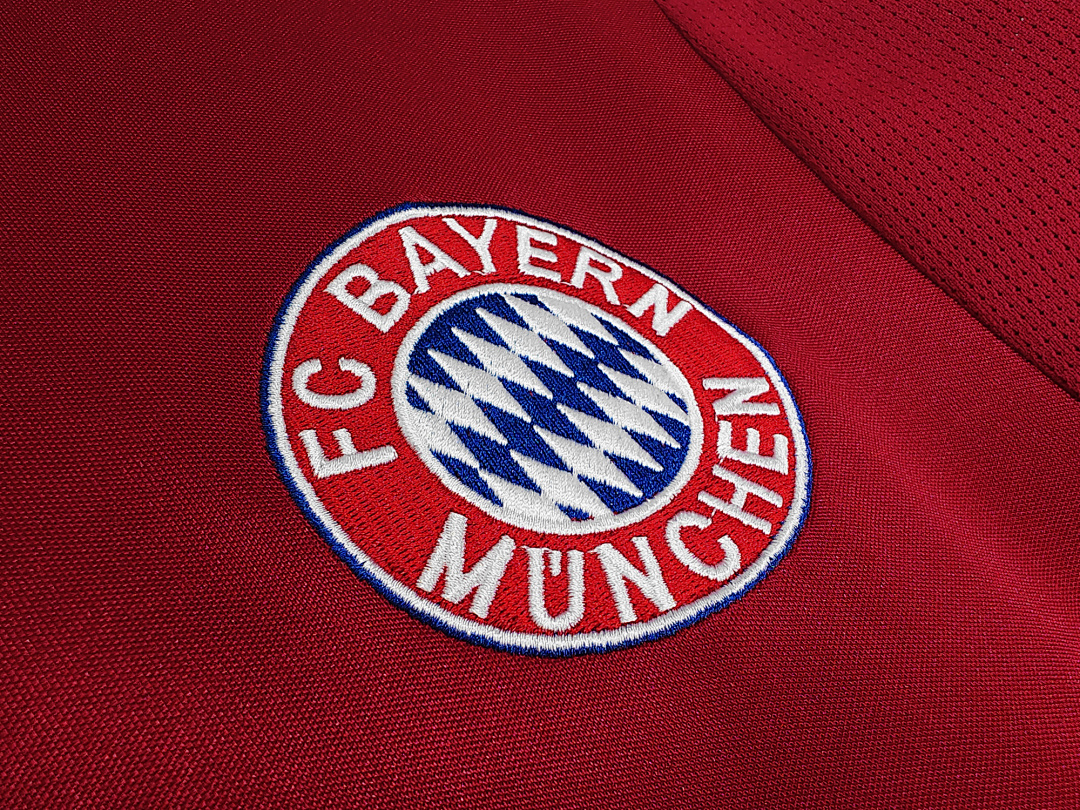 Bayern Munich Retro Shirt 2003/04 Home — photo 2