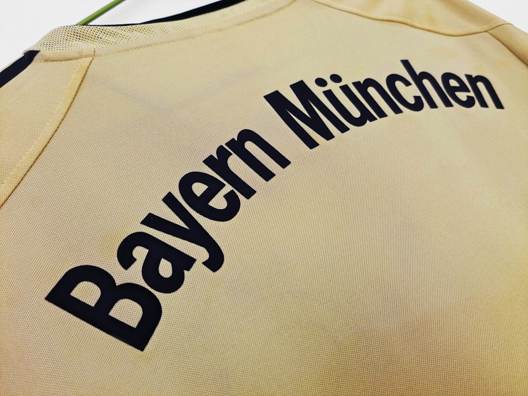 Bayern Munich Retro Shirt 2004/05 Away — photo 2