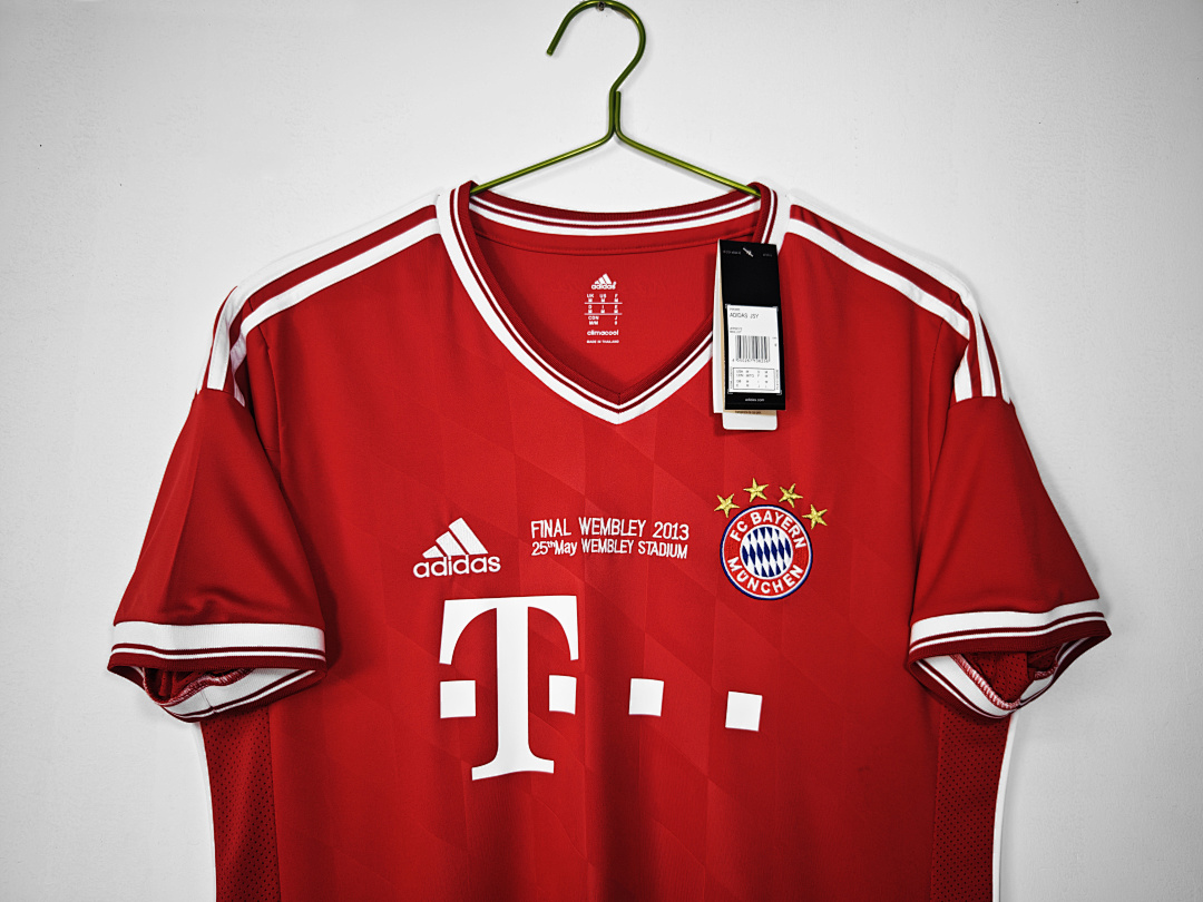 Bayern Munich Retro Shirt 2013/14 Home — photo 2