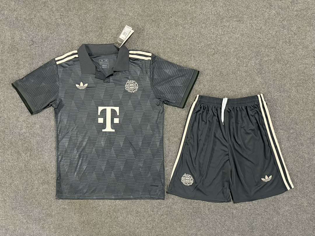 Bayern Munich Kit for Adult 2024/25 — photo 1
