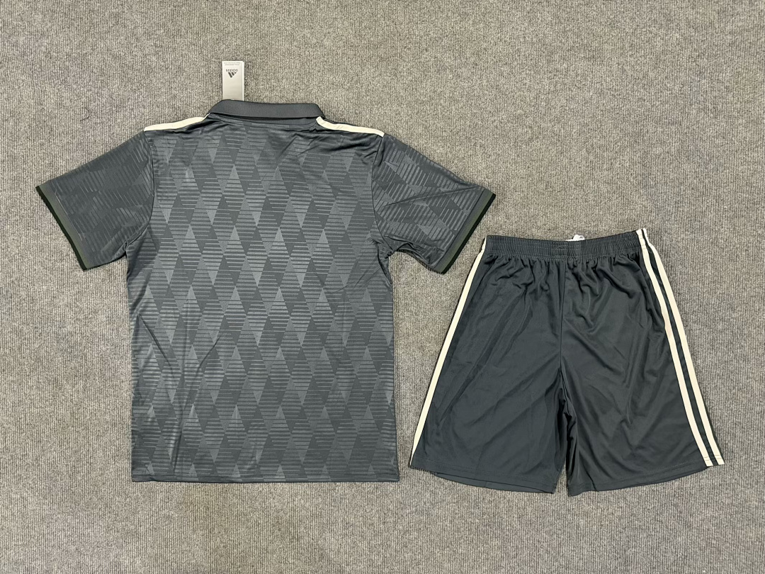 Bayern Munich Kit for Adult 2024/25 — photo 2