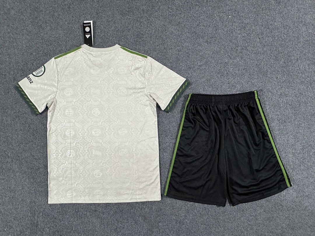 Bayern Munich Kit for Adult 2025/26 — photo 2