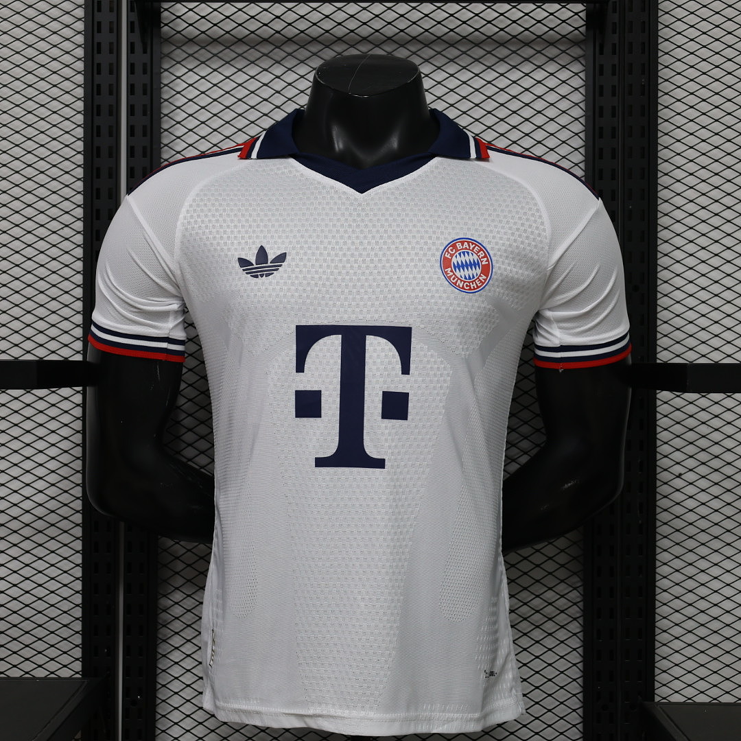 Bayern Munich Away Jersey — photo 1