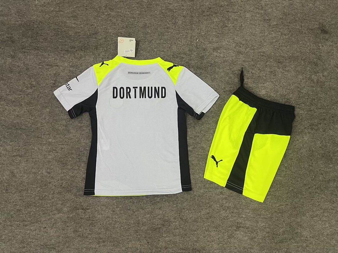 Borussia Dortmund Away Kit for Kids 2025/26 — photo 1